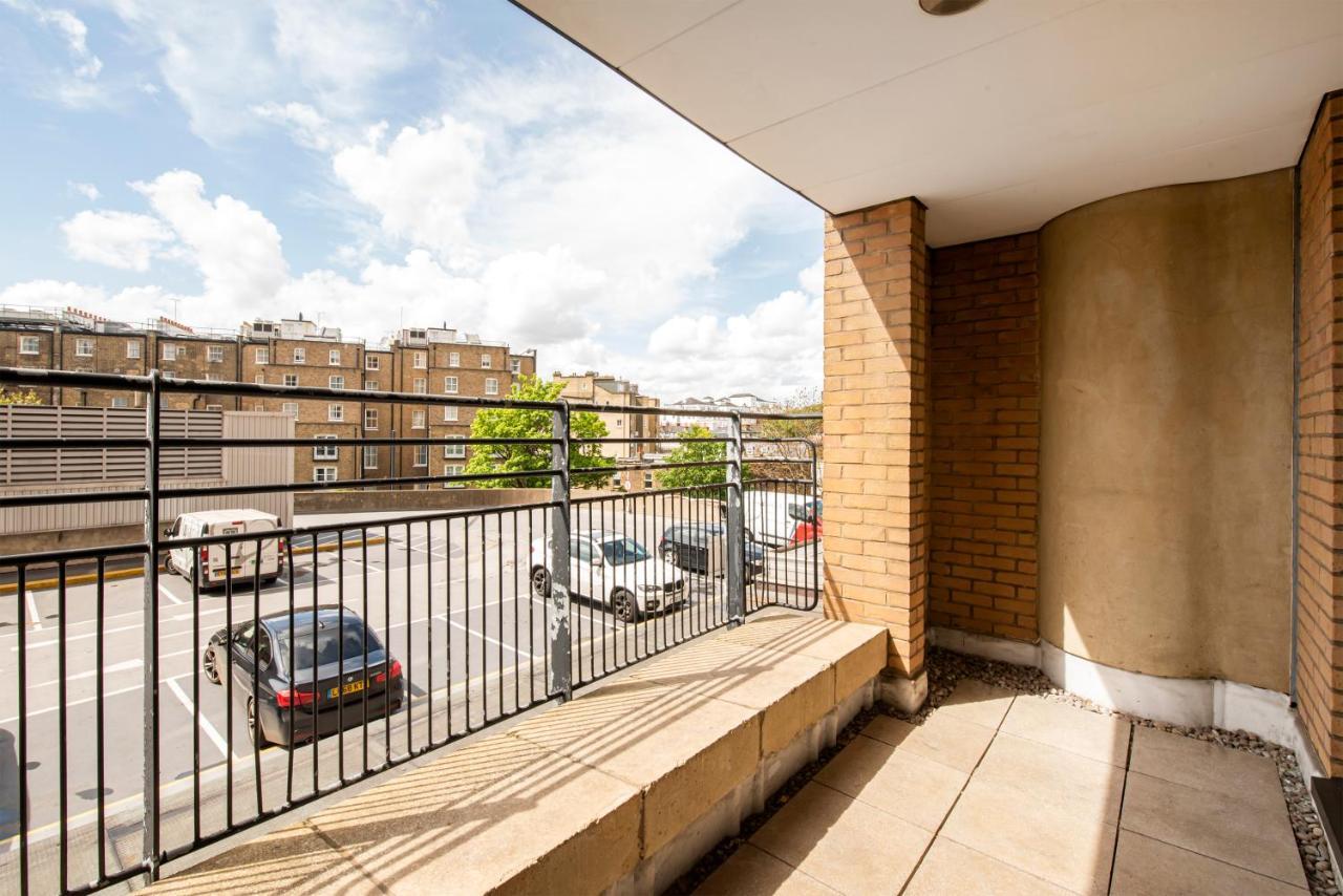 Large And Central 2 Bed Londra Exterior foto
