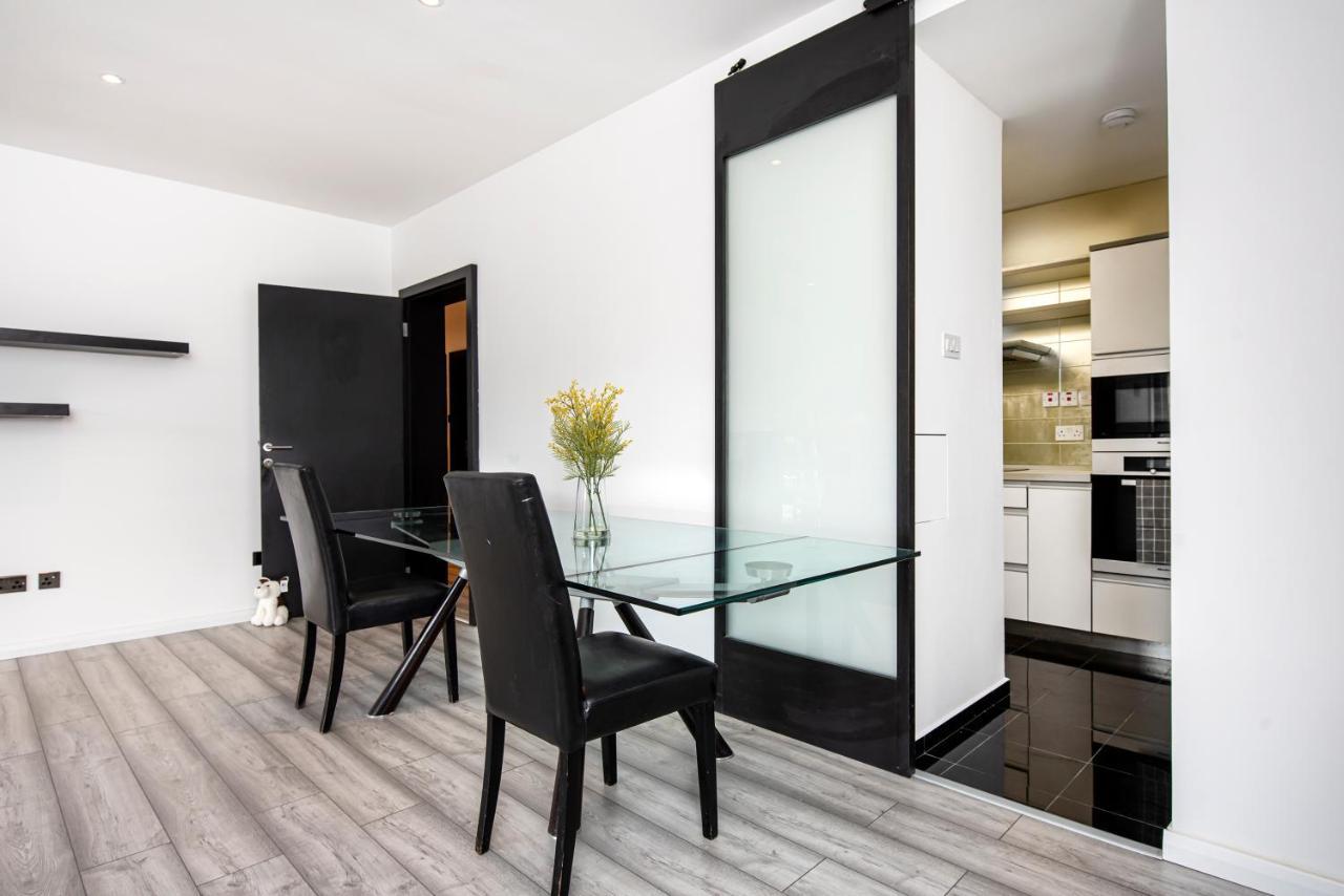 Large And Central 2 Bed Londra Exterior foto